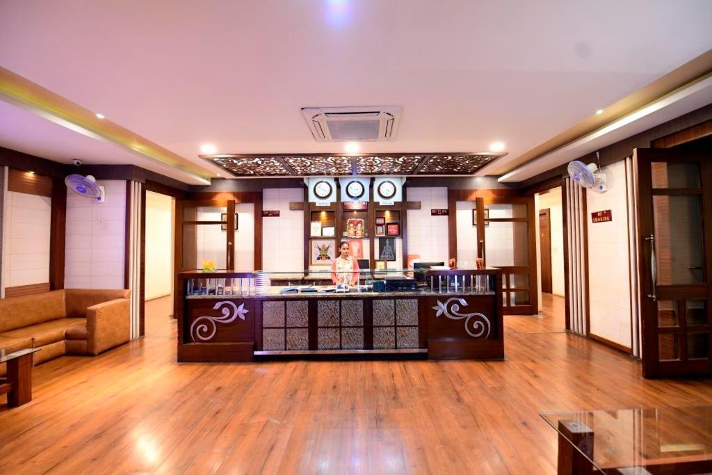 Hotel Jataka Inn Bodh Gaya Ngoại thất bức ảnh