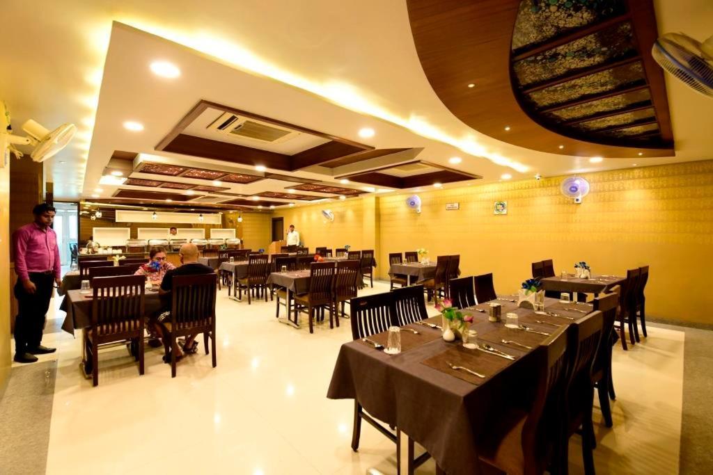 Hotel Jataka Inn Bodh Gaya Ngoại thất bức ảnh