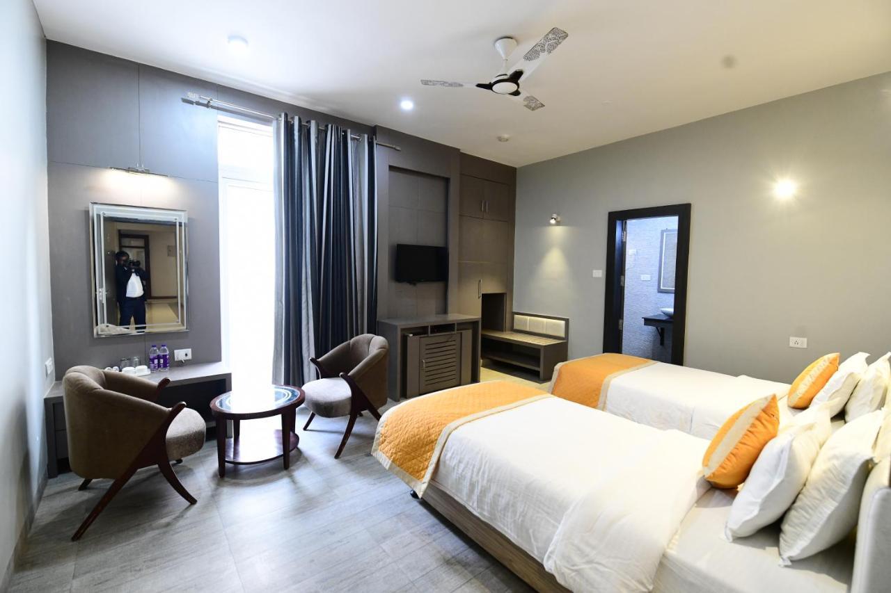 Hotel Jataka Inn Bodh Gaya Ngoại thất bức ảnh