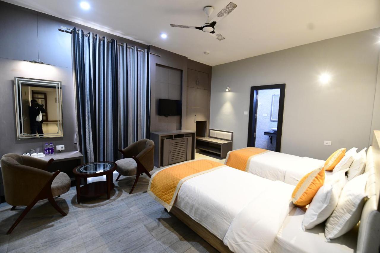 Hotel Jataka Inn Bodh Gaya Ngoại thất bức ảnh